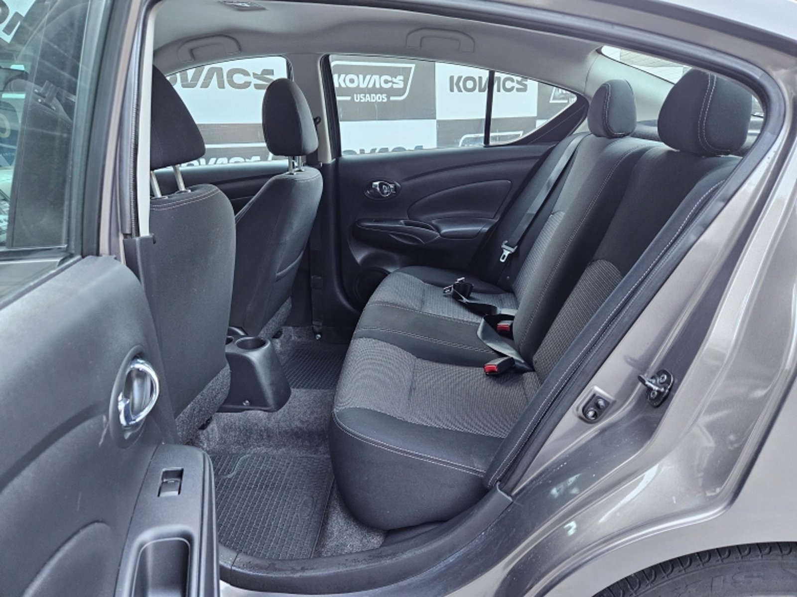 Nissan VERSA 1.6 SENSE MT 2015 - Imagen 8 de 19