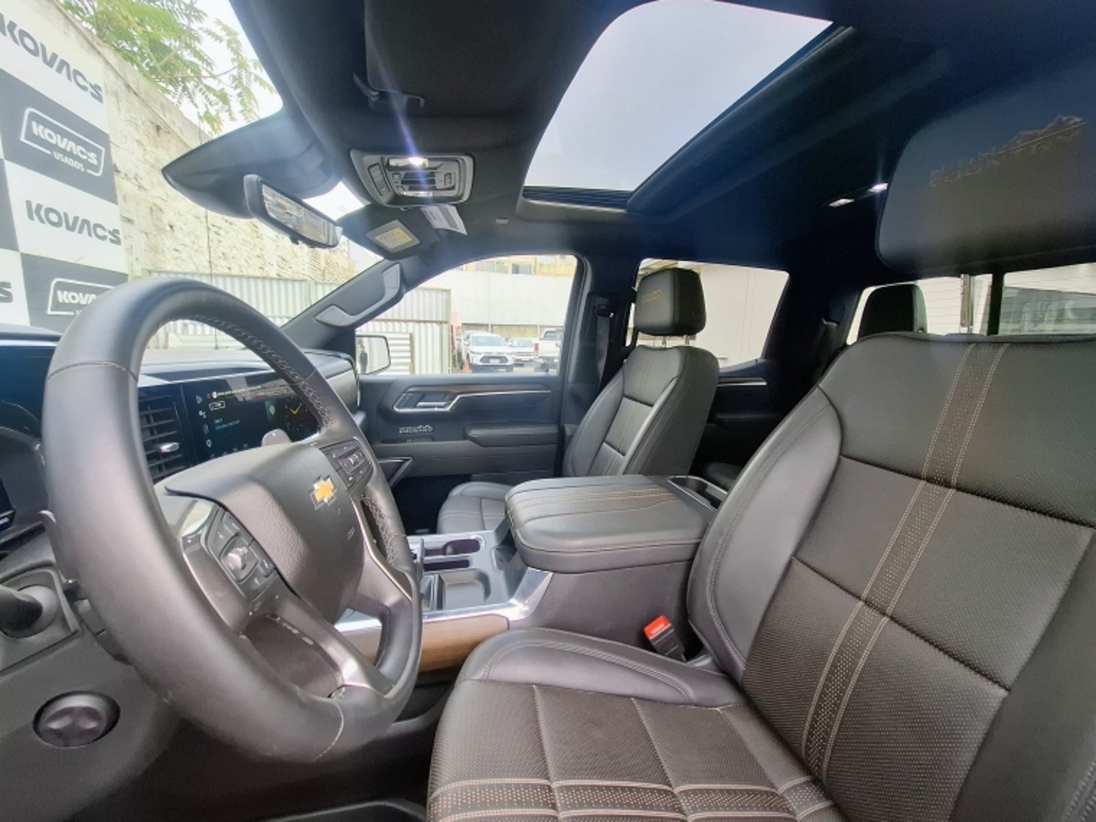 CHEVROLET SILVERADO HIGH COUNTRY 2025 - Imagen 8 de 20