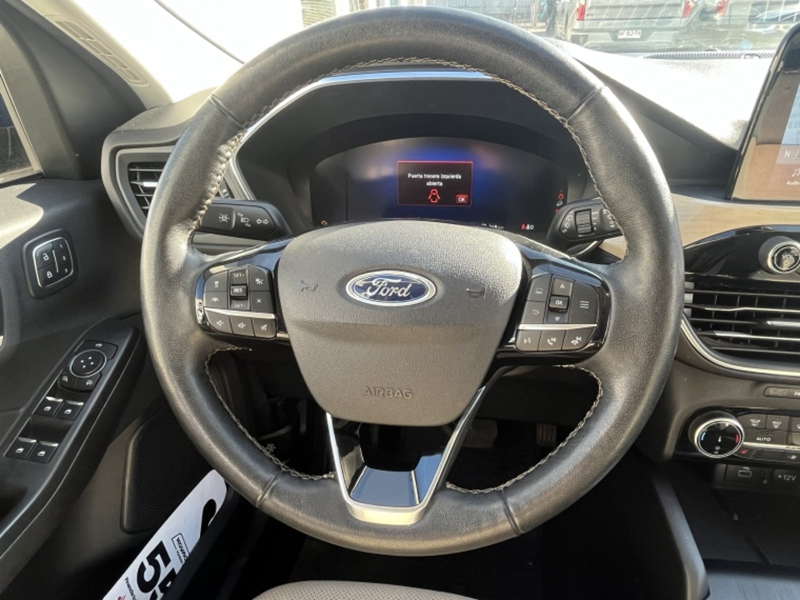 Ford ESCAPE 2.5 TITANIUM HEV AT 4X4 HIBRIDO 2023 - Imagen 16 de 20