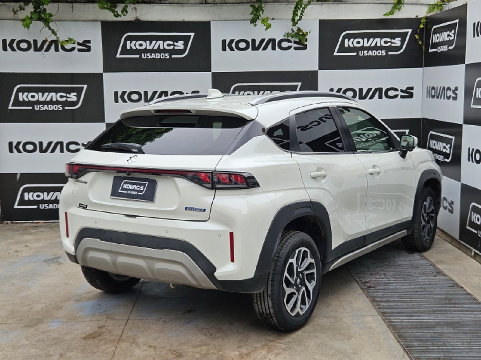 Suzuki FRONX 1.5  GLX MT HIBRIDO 2024 - Foto 5 de 19