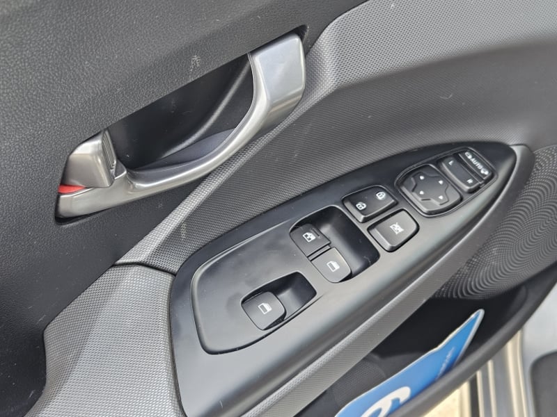 Hyundai VELOSTER JS GDI HB 1.6 AUT 2019 - Imagen 8 de 19