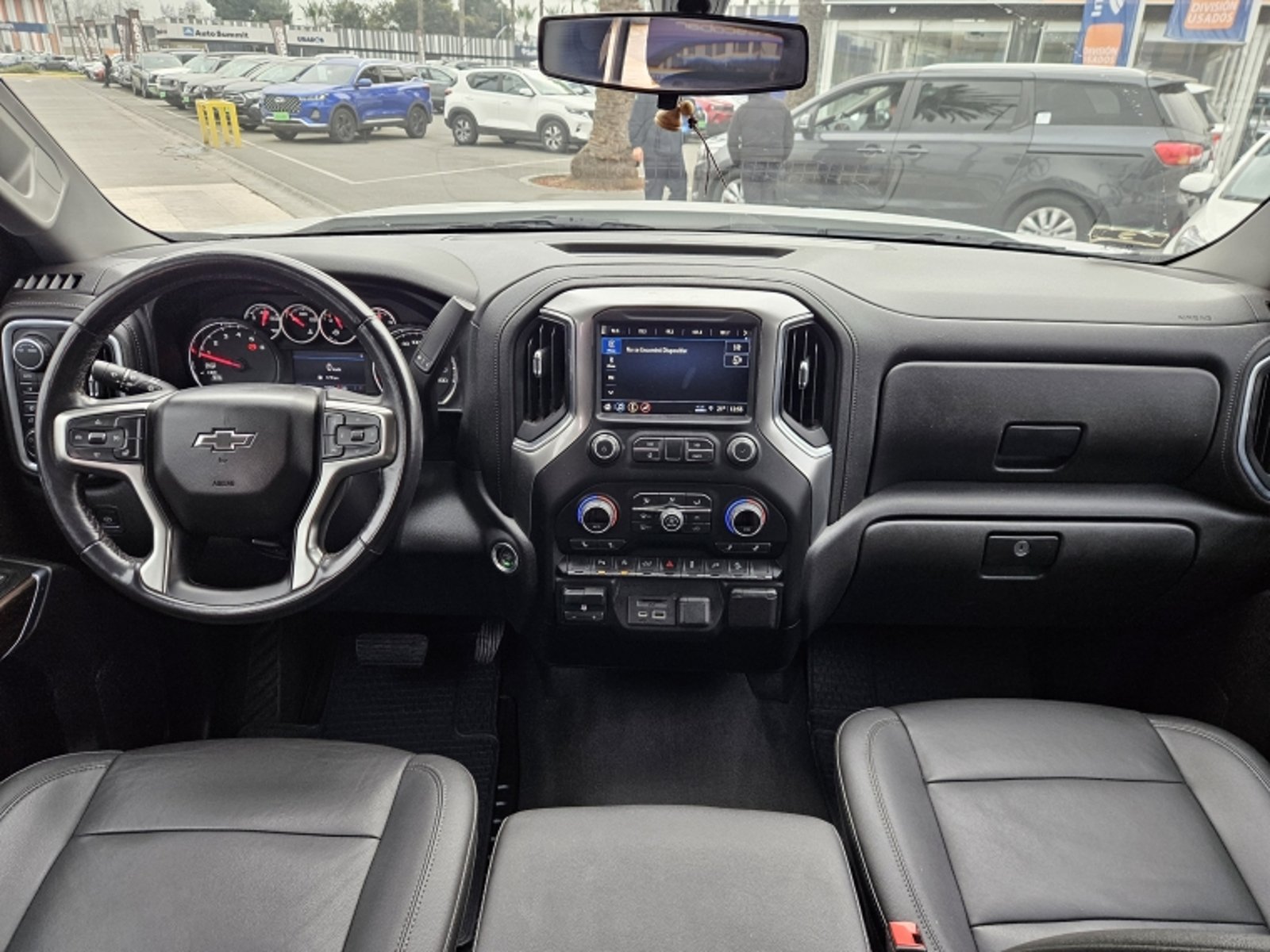 Chevrolet SILVERADO SILVERADO 5.3L LT TB AT 4WD 2022 - Imagen 9 de 19