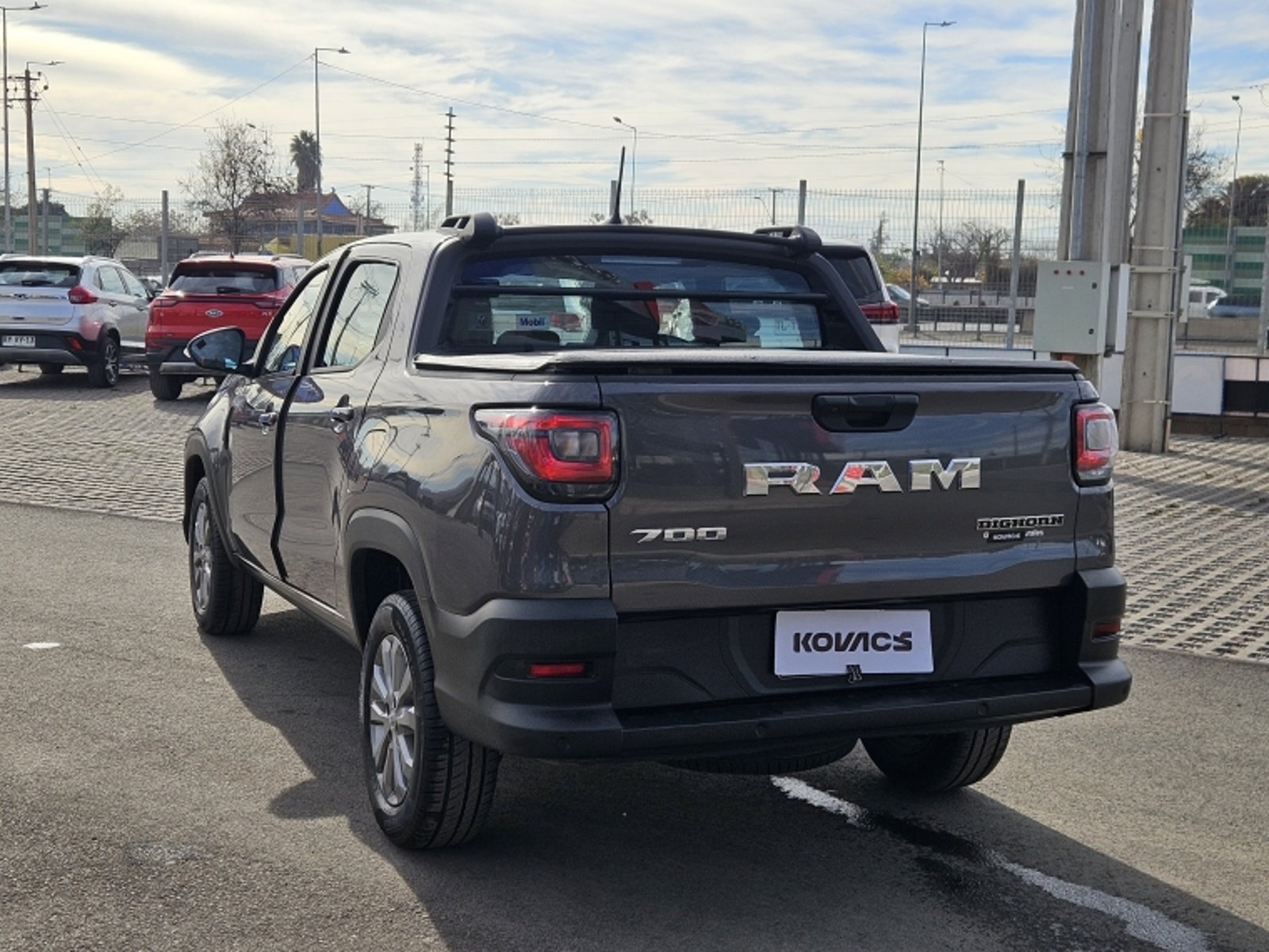 RAM 700 700 BIGHORN DCAB 1.3 2025 - Imagen 6 de 19
