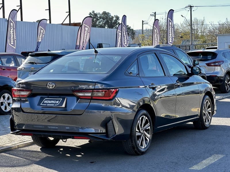 Toyota YARIS 1.5 E SEDAN MT 2023 - Imagen 5 de 18