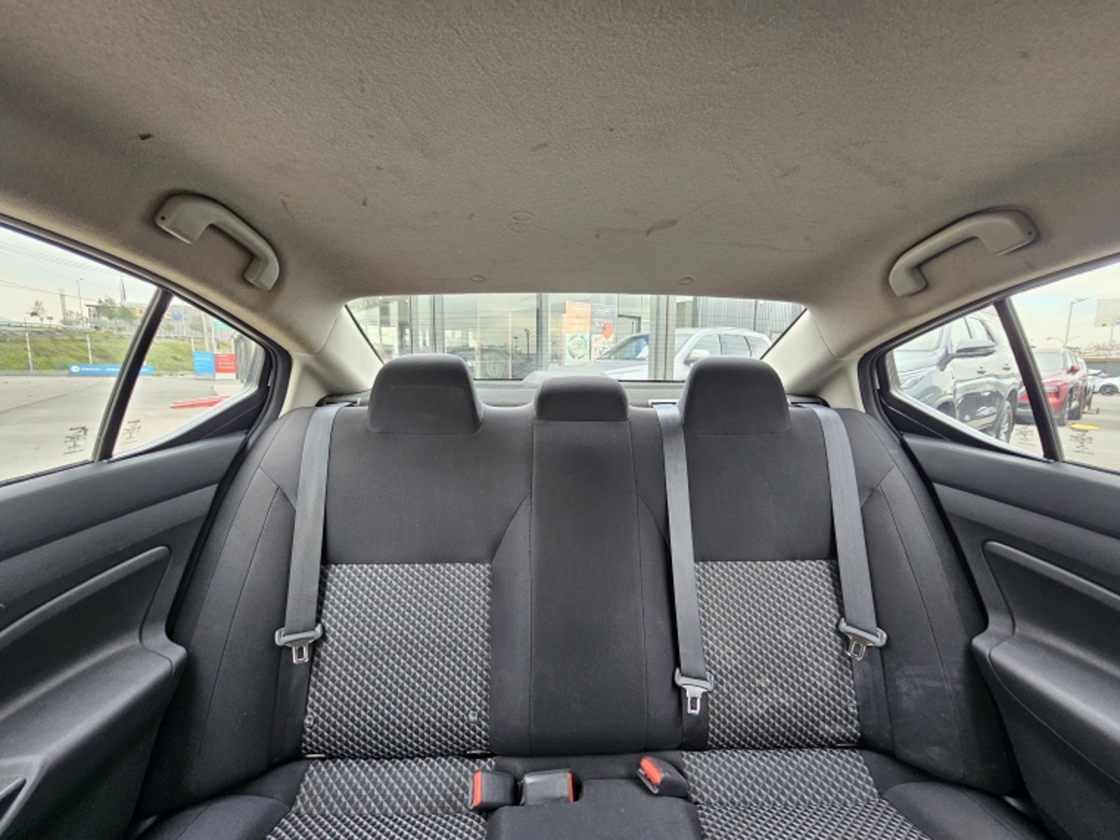 Nissan VERSA VERSA SENSE MT 1.6 2023 - Imagen 18 de 20