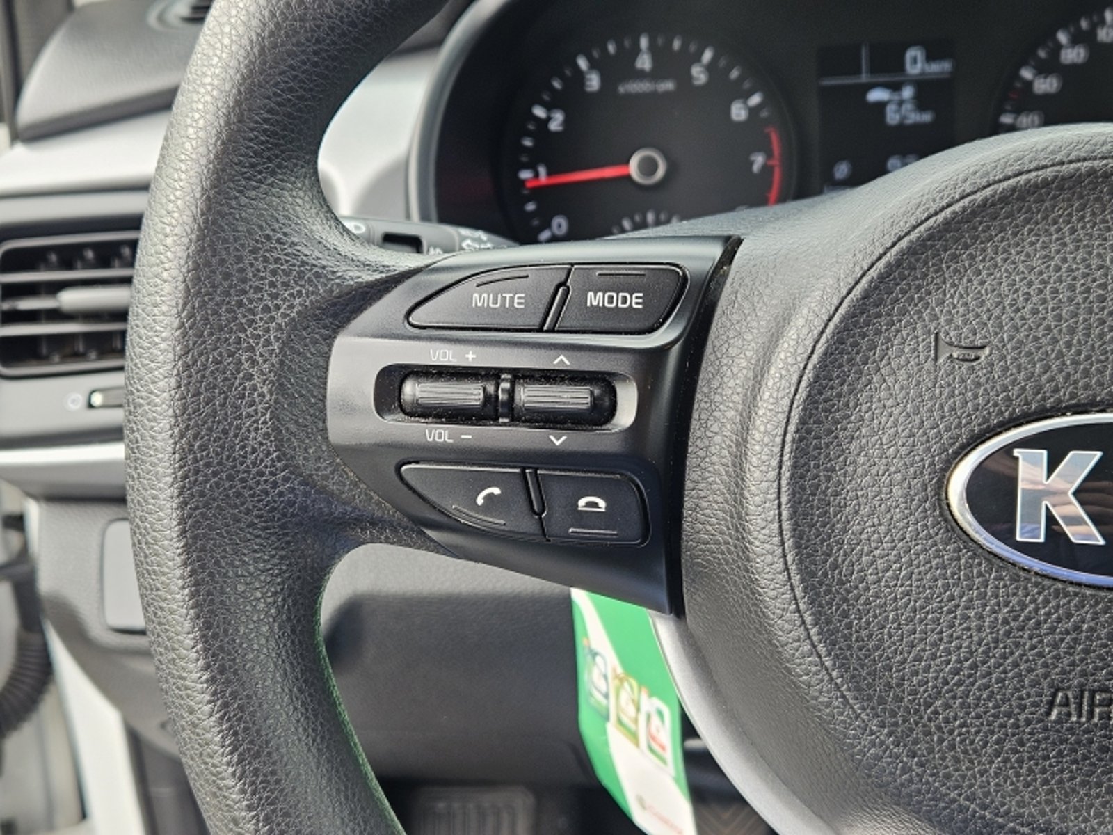 Kia RIO 4 LX 1.4 MT 2021 - Imagen 18 de 20
