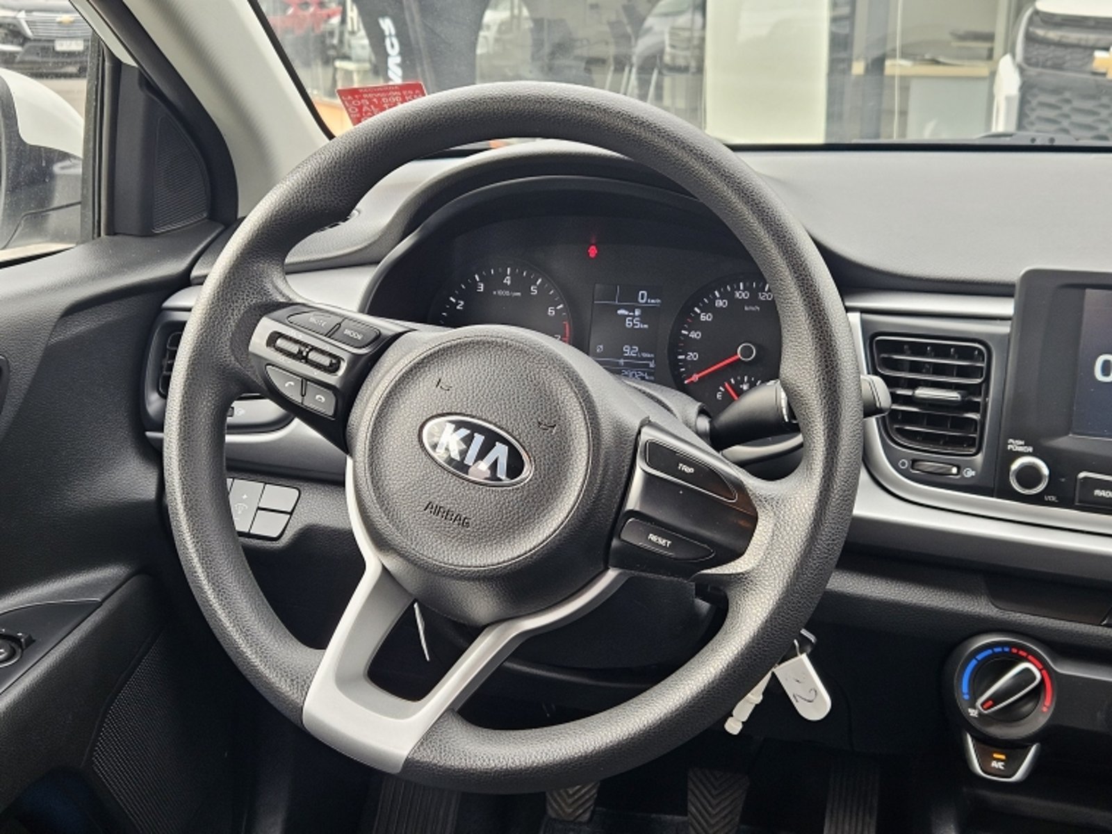 Kia RIO 4 LX 1.4 MT 2021 - Imagen 10 de 20