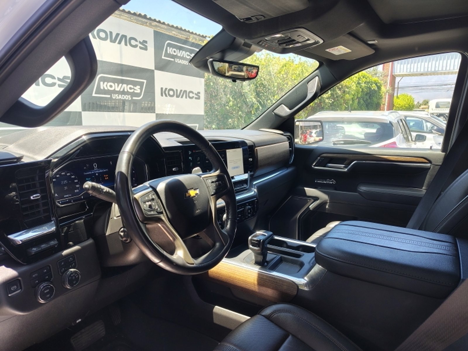 CHEVROLET SILVERADO 3.0 TD HIGH COUNTRY AT 4X4 DIESEL 2023 - Imagen 13 de 20