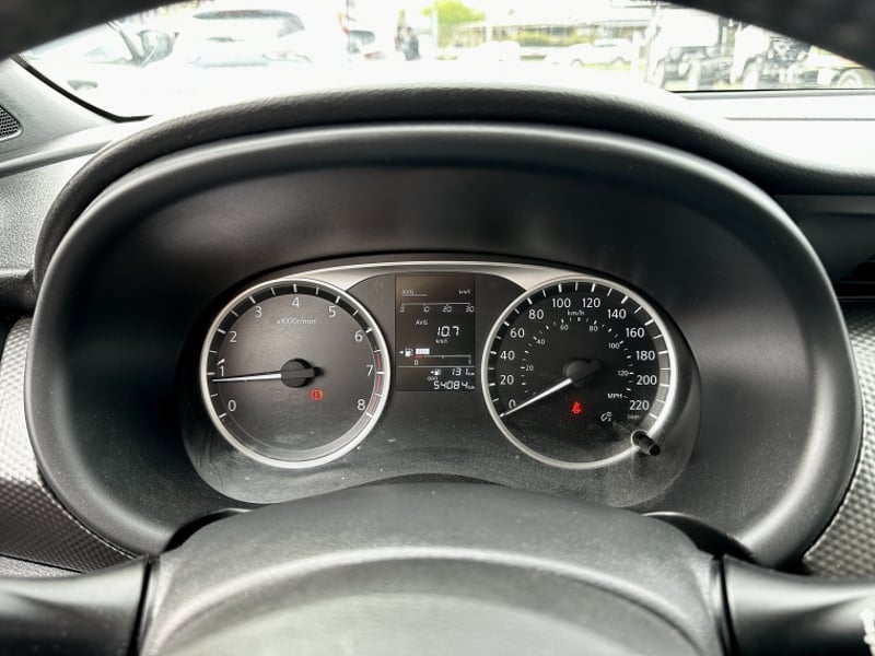 Nissan KICKS 1.6  ADVANCE  ROCK EDITION  MT 2020 - Imagen 11 de 18