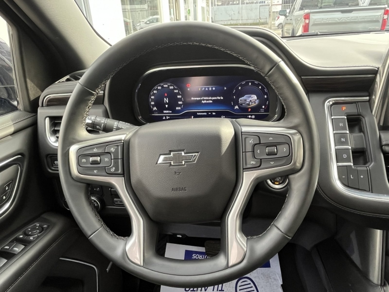Chevrolet SUBURBAN 5.3 Z71 AT 4X4 2025 - Imagen 14 de 20