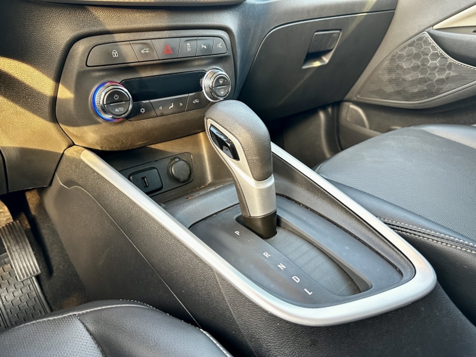 CHEVROLET ONIX ONIX NB PREMIER 1.0T AUT 2024 - Imagen 14 de 20
