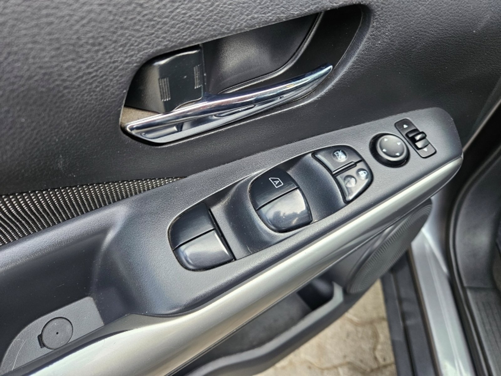Nissan KICKS 1.6 ADVANCE MT 2019 - Imagen 13 de 18