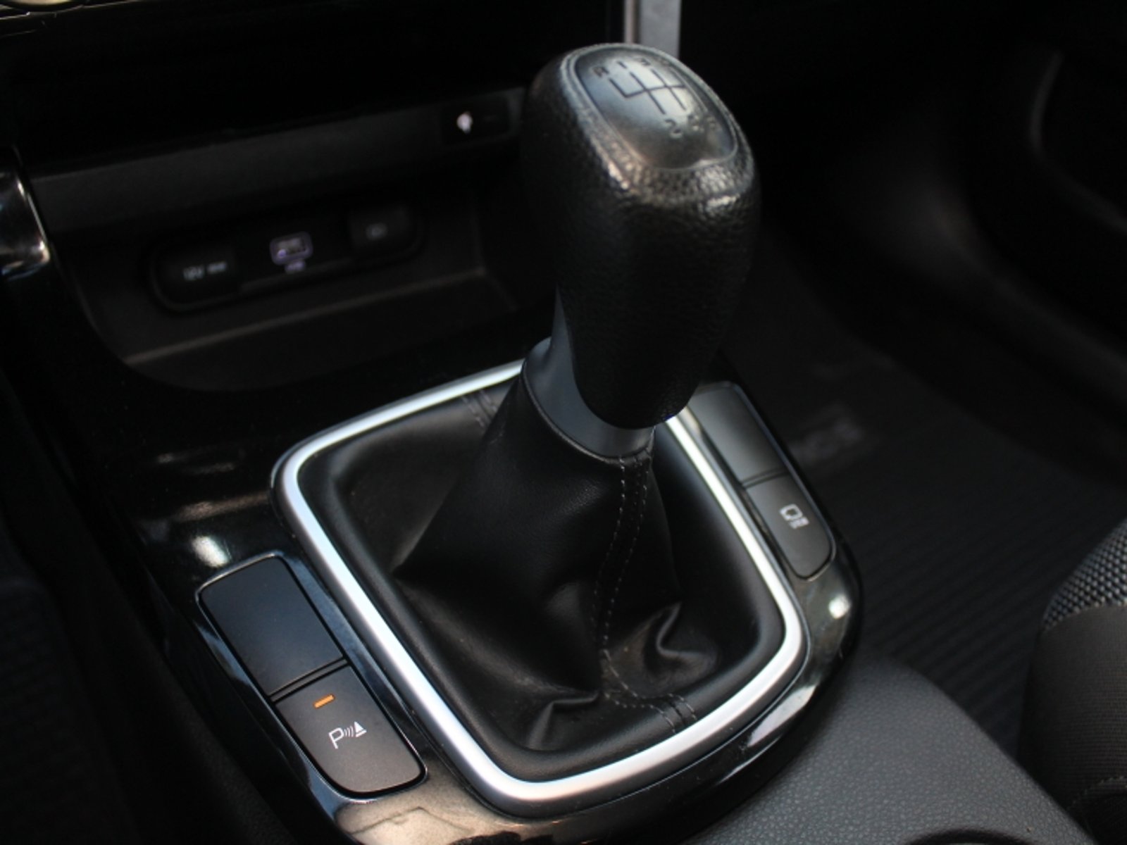 KIA SELTOS 1.6  EX MT 2024 - Imagen 16 de 20