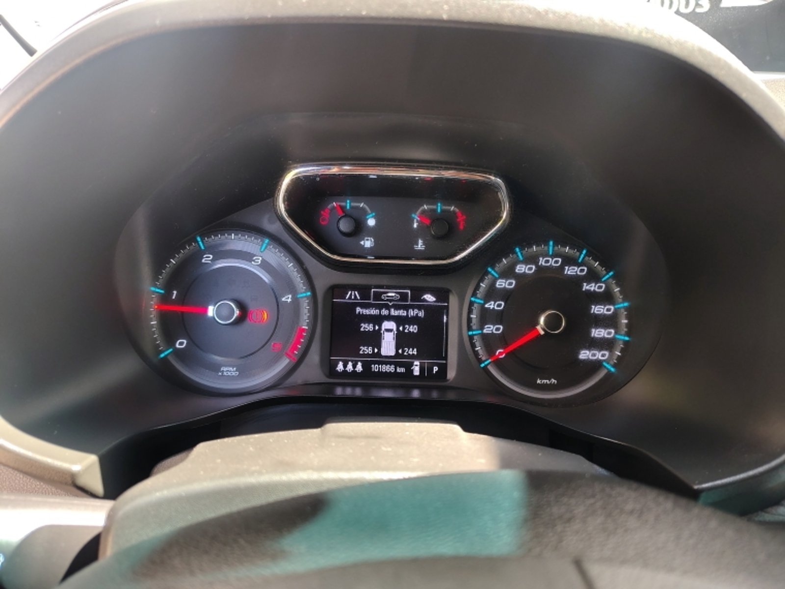 CHEVROLET COLORADO 2.8 LTZ AT 4X4 DIESEL 2023 - Imagen 16 de 20