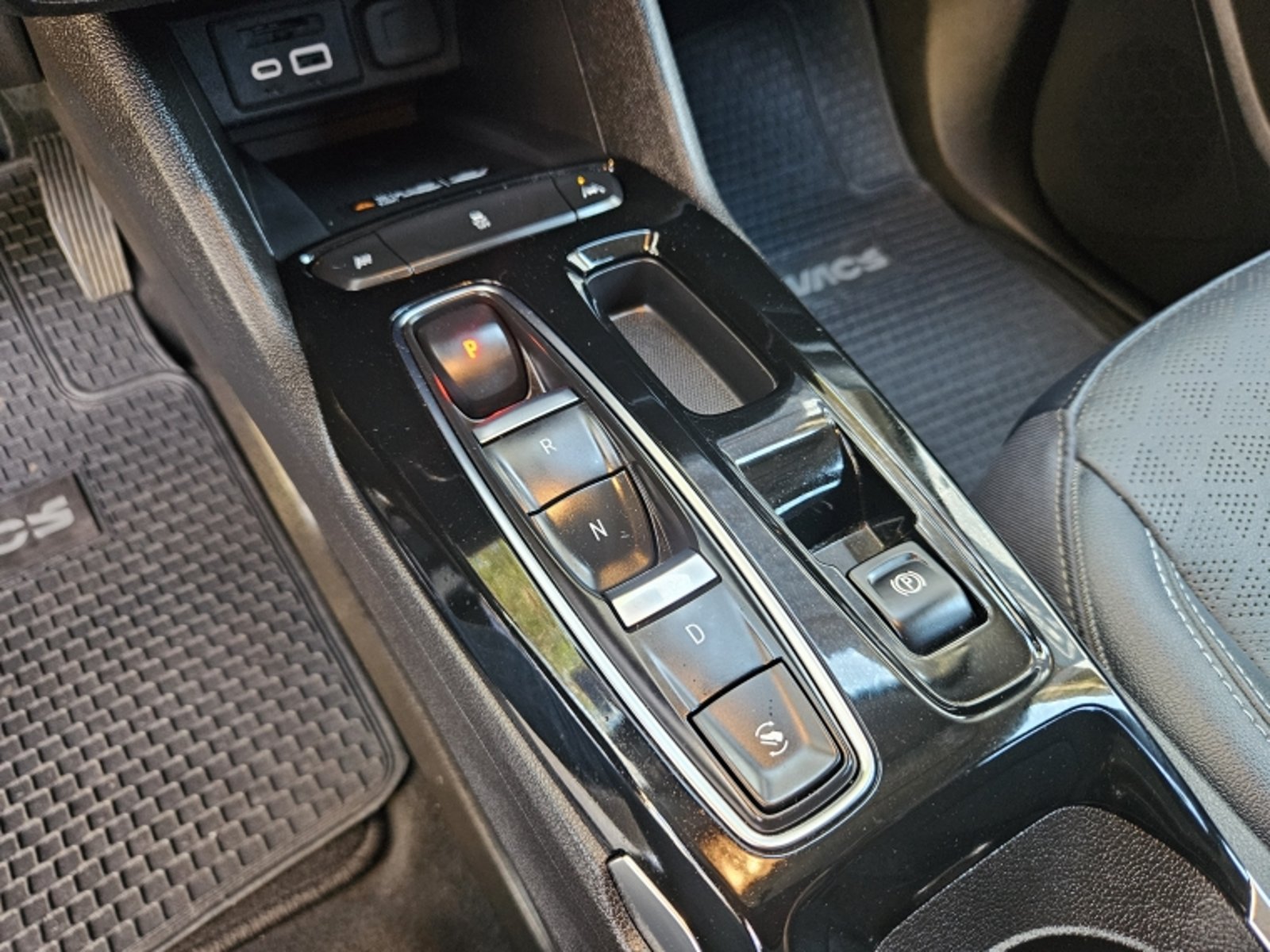 CHEVROLET BOLT EUV 0.0 LT AT ELECTRICO 2024 - Imagen 18 de 19