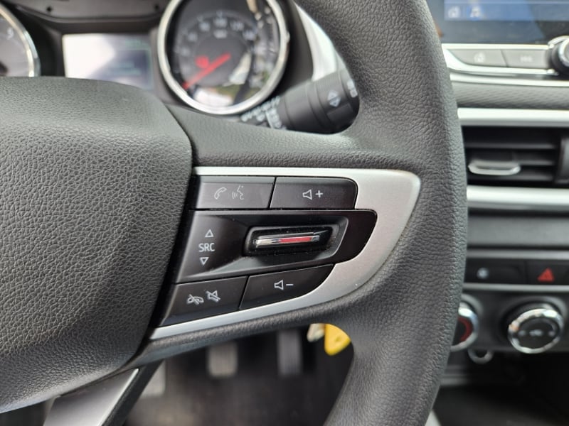 Chevrolet TRACKER 1.2 LS MT 2023 - Imagen 17 de 19