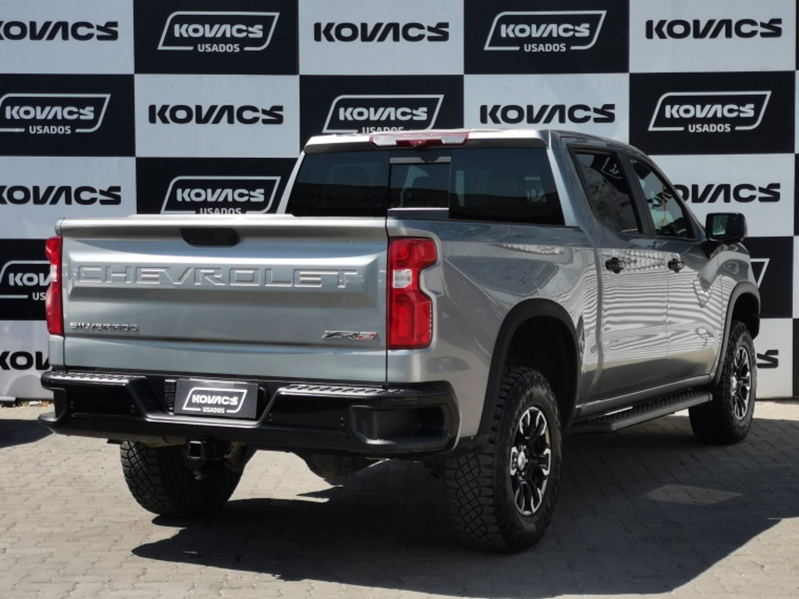 Chevrolet SILVERADO 6.2 ZR2 AT 4X4 2024 - Foto 4 de 19