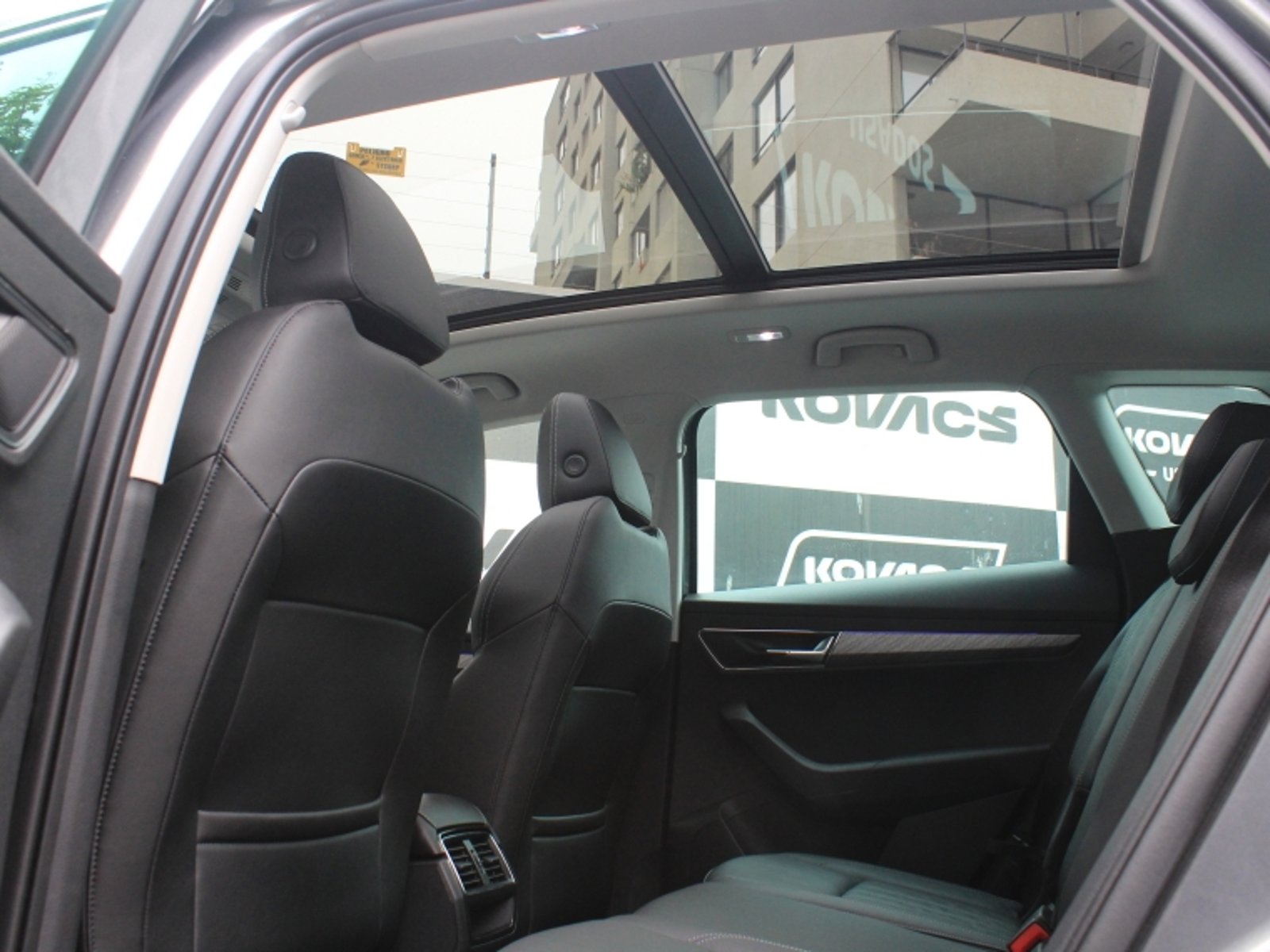 SKODA KAROQ 1.4  TSI STYLE  AT 2023 - Imagen 9 de 19