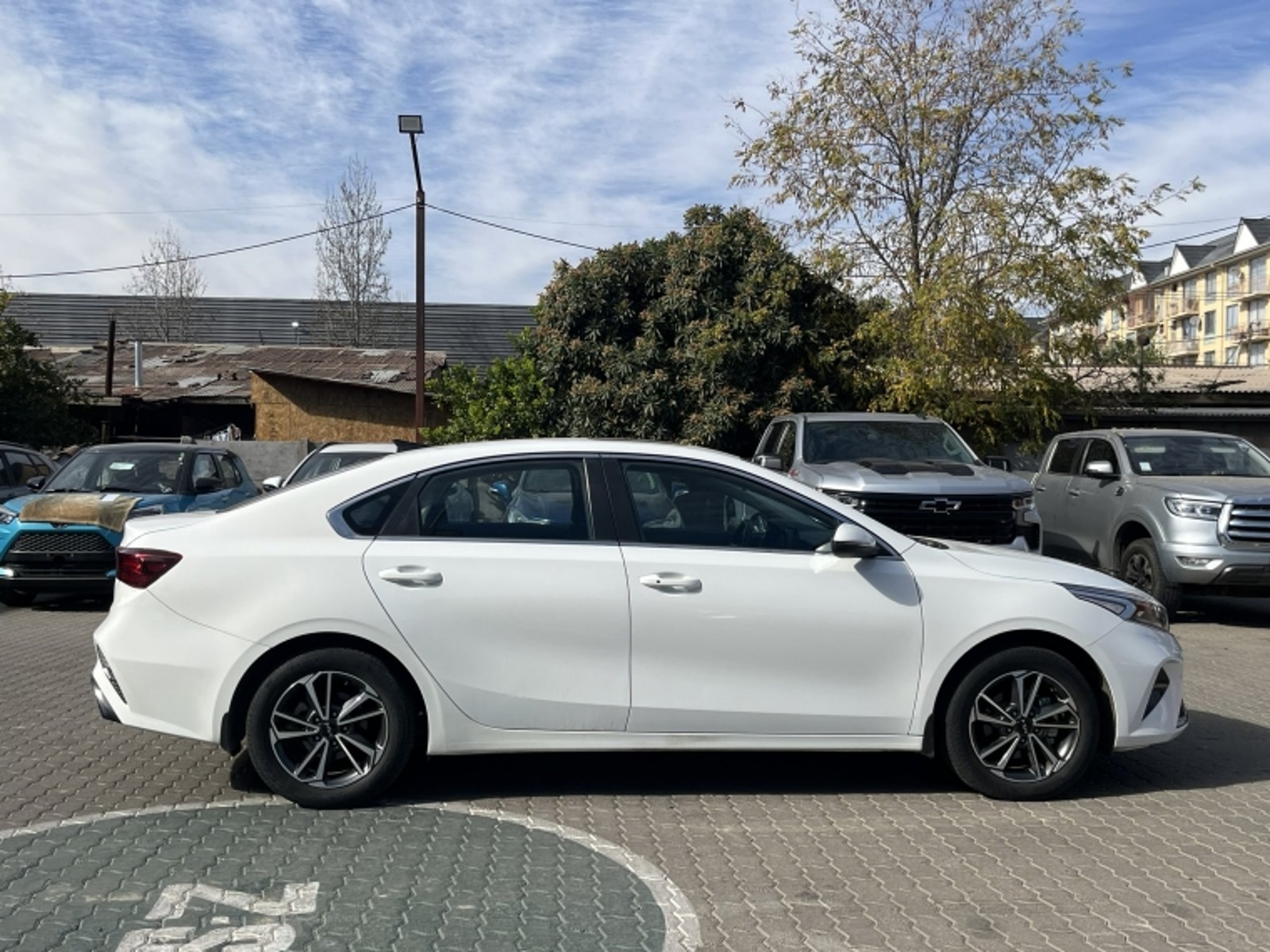 KIA CERATO EX 1.6L 6AT FULL 2022 - Imagen 6 de 20