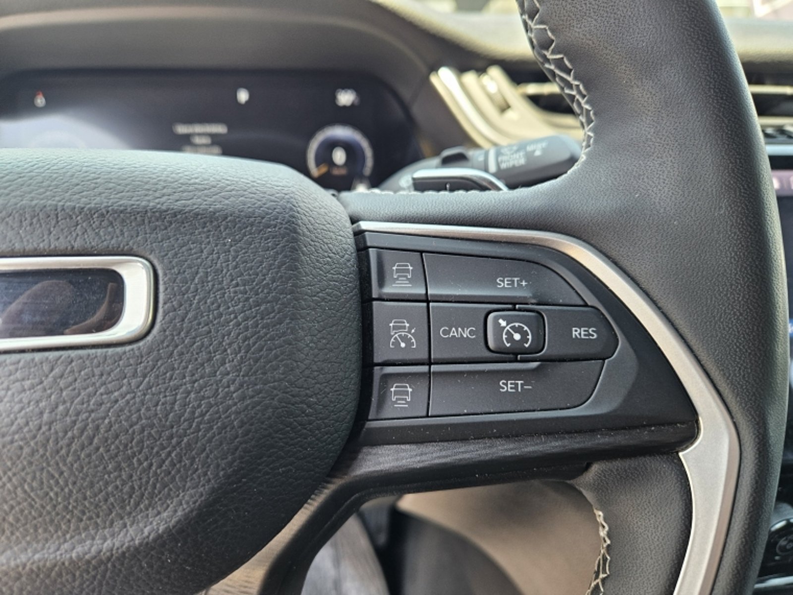 JEEP GRAND CHEROKEE 3.6 ALTITUDE 4X4 AT 2024 - Imagen 16 de 20