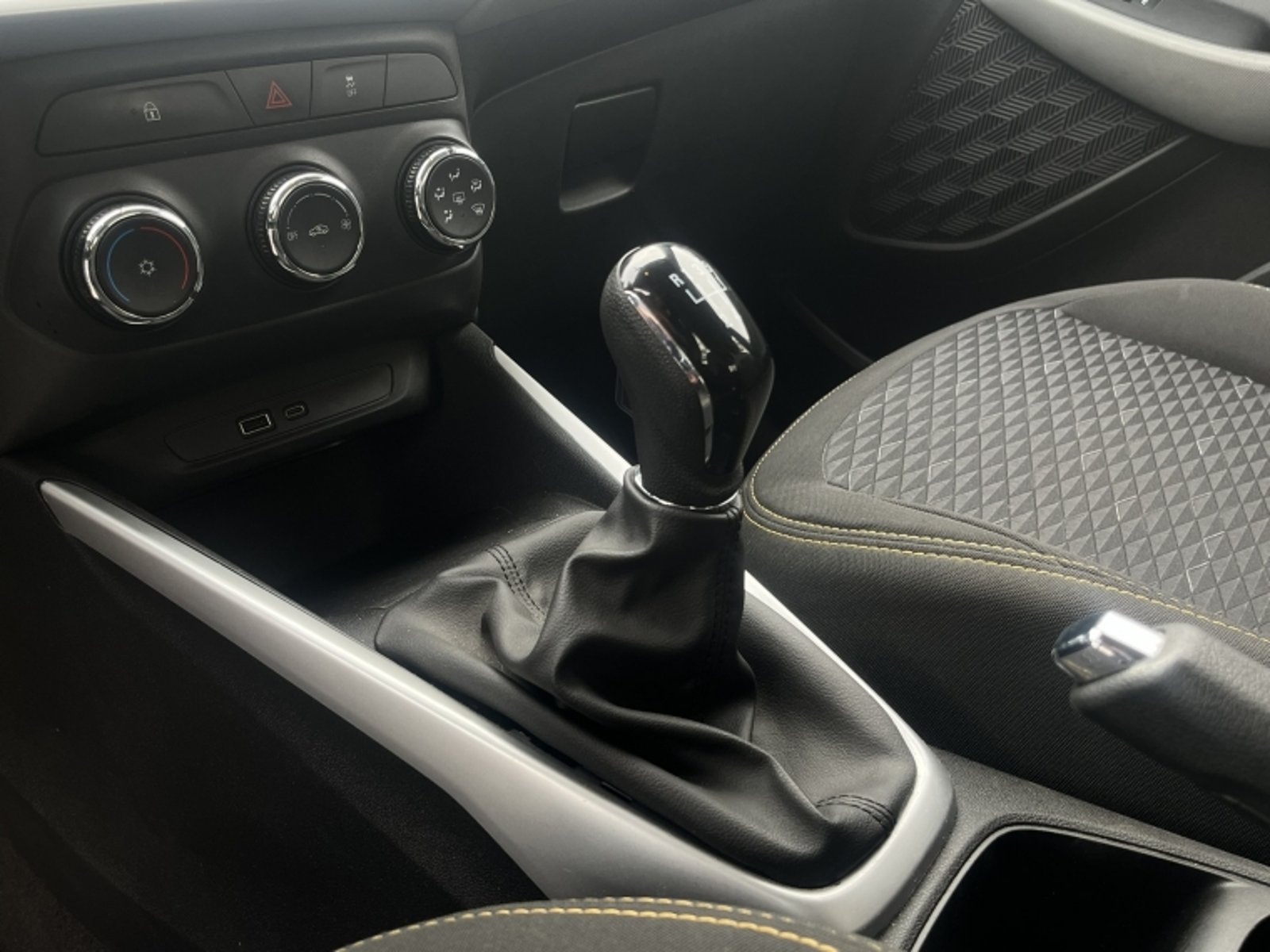 CHEVROLET MONTANA LT MT 2024 - Imagen 15 de 20