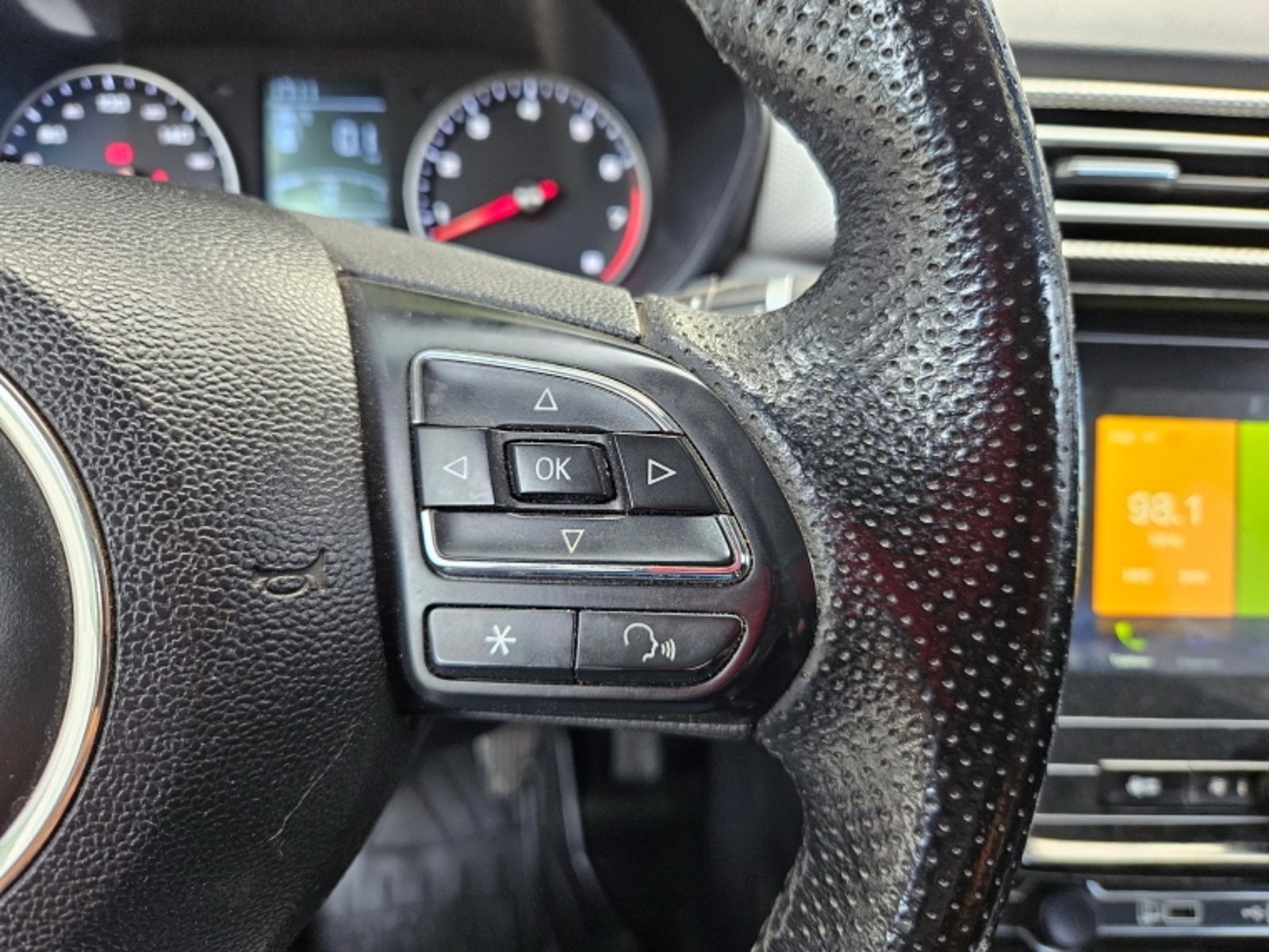 MG 5 1.5  COM  MT 2021 - Imagen 16 de 19