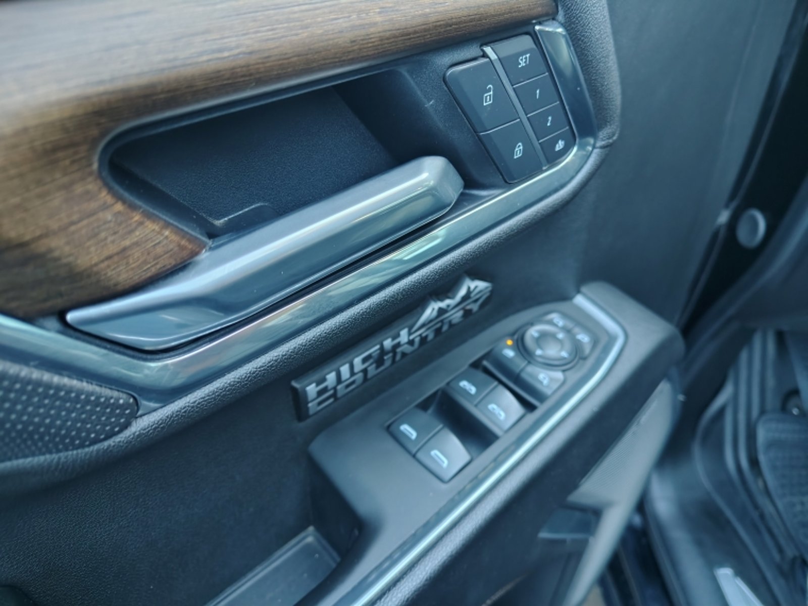 CHEVROLET SILVERADO 3.0 TD HIGH COUNTRY AT 4X4 2025 - Imagen 13 de 20