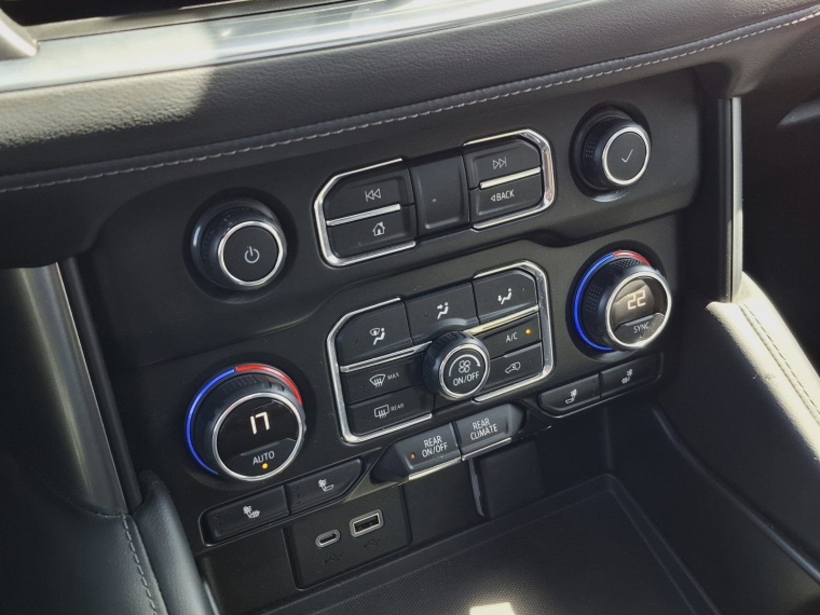 CHEVROLET TAHOE 5.3 Z71 AT 4X4 2021 - Imagen 17 de 20