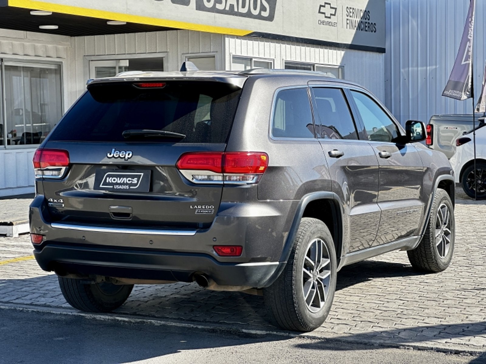 JEEP GRAND CHEROKEE 3.0 LAREDO AT 4X4 DIESEL 2020 - Imagen 5 de 20