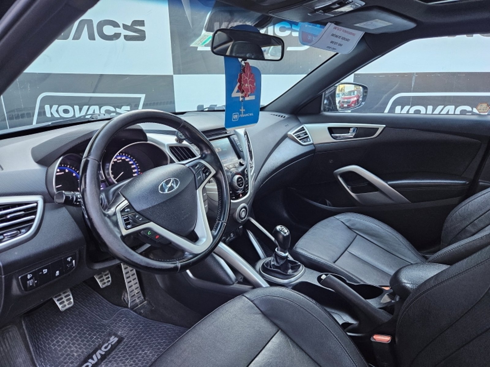 Hyundai VELOSTER 1.6 FS 4DR GLS FULL MT 2016 - Imagen 7 de 19