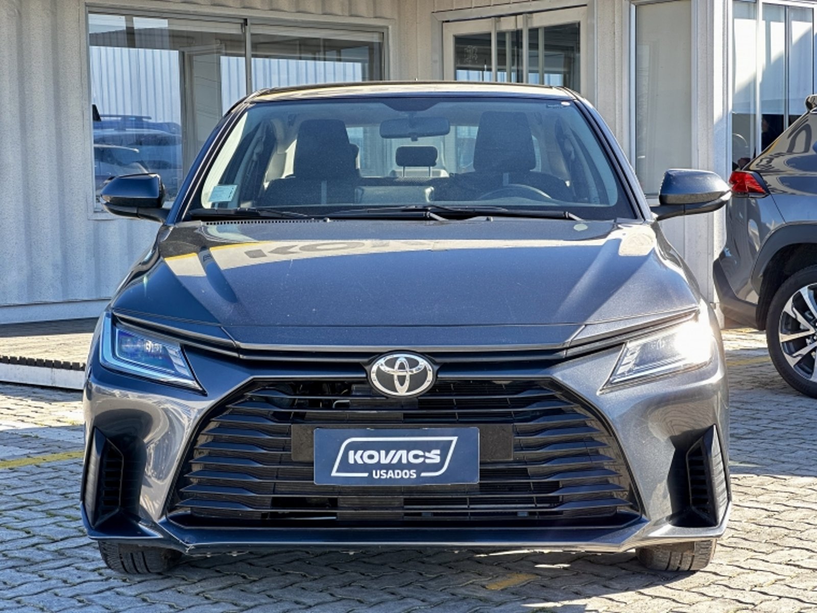 Toyota YARIS 1.5 E SEDAN MT 2023 - Foto 2 de 18