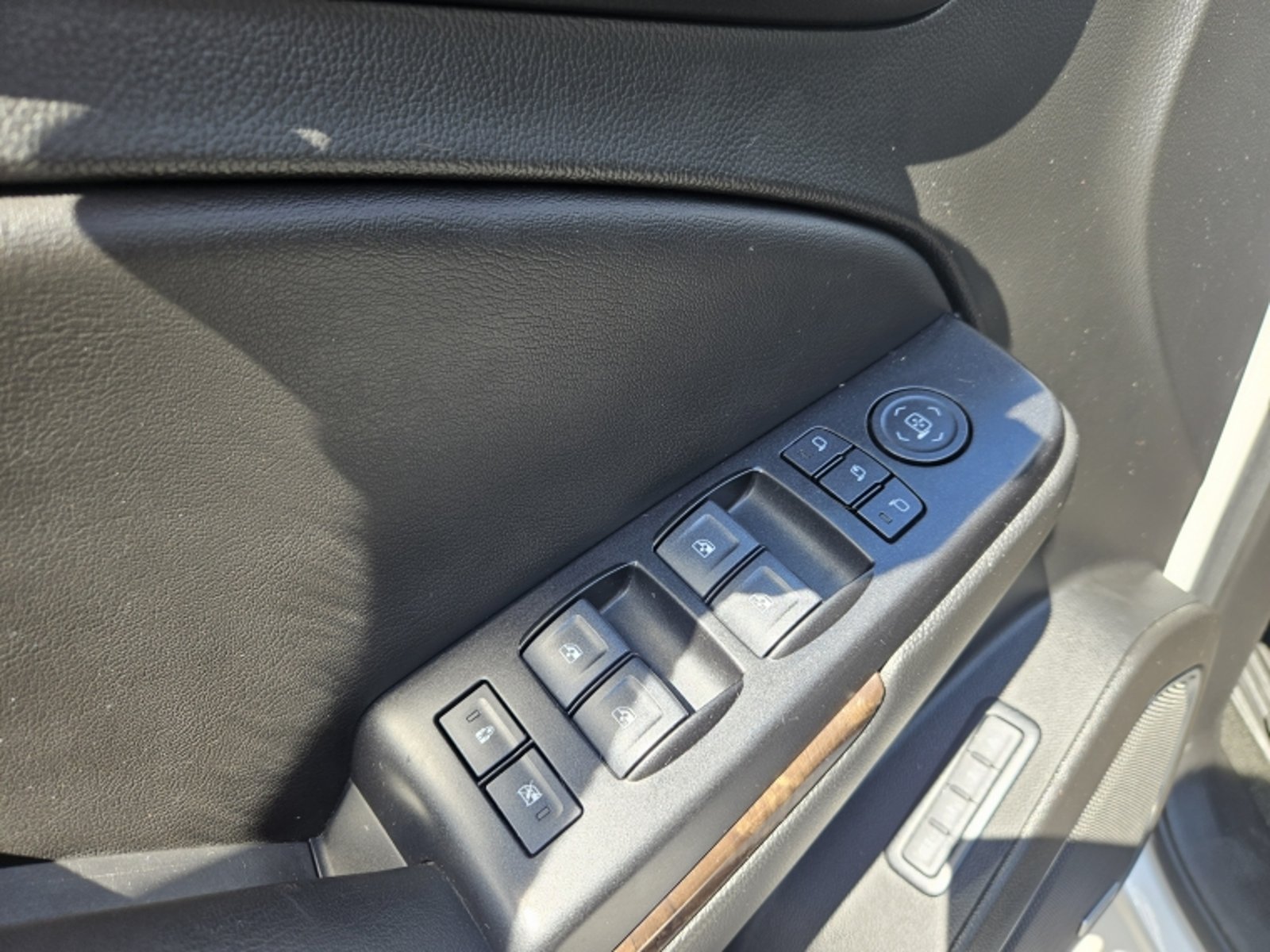 CHEVROLET SUBURBAN 2019 - Imagen 14 de 20