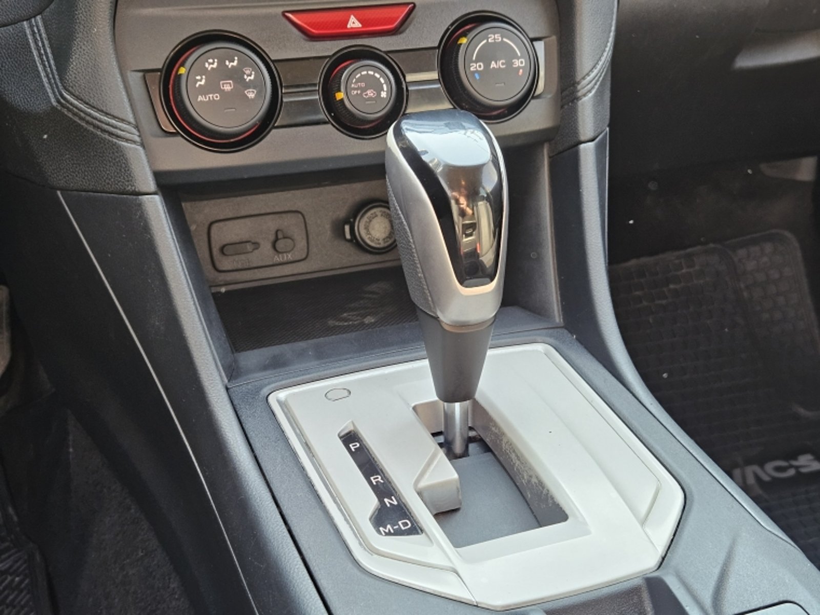 SUBARU XV CVT ACTIVE AT 4X4 2.0 2017 - Imagen 12 de 20