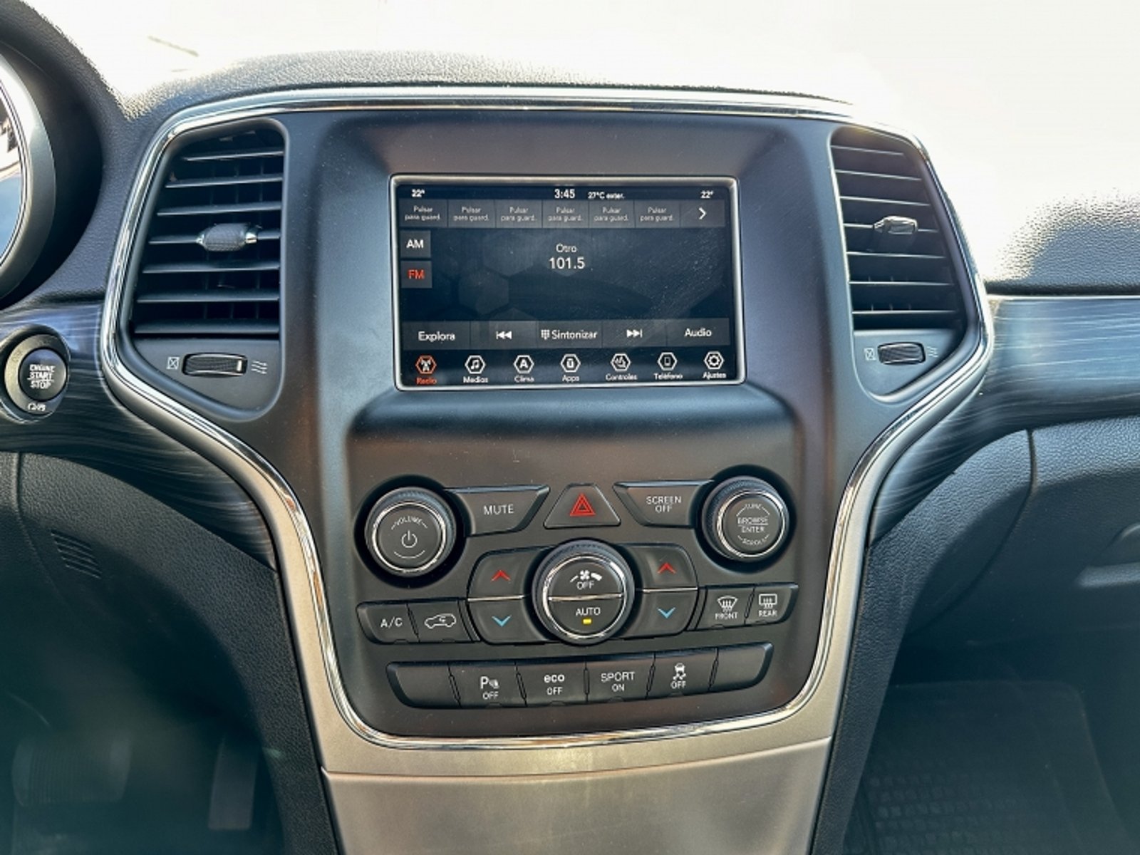 JEEP GRAND CHEROKEE 3.0 LAREDO AT 4X4 DIESEL 2020 - Imagen 13 de 20