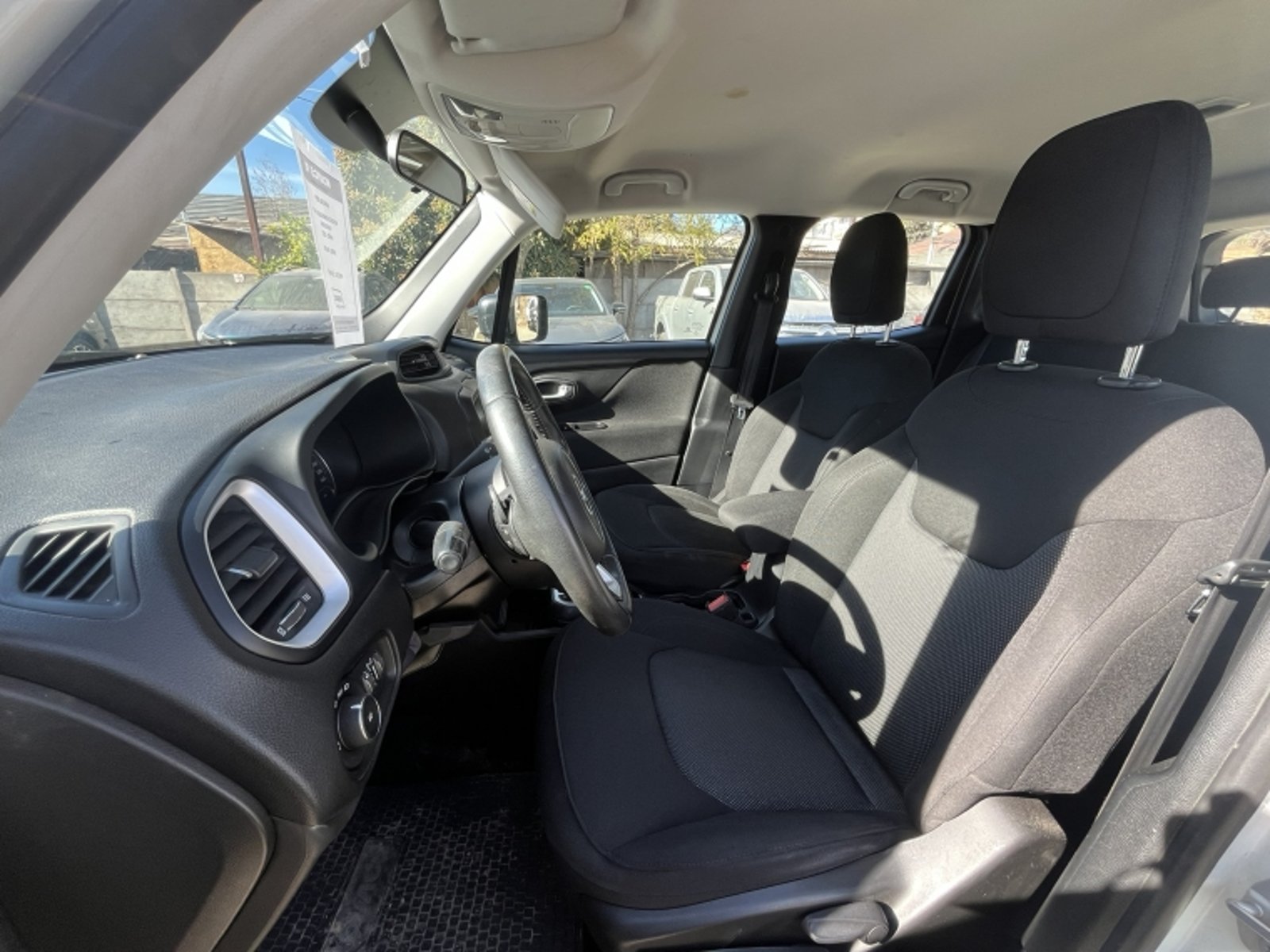 JEEP RENEGADE SPORT LX 1.8 AUT 2021 - Imagen 13 de 20