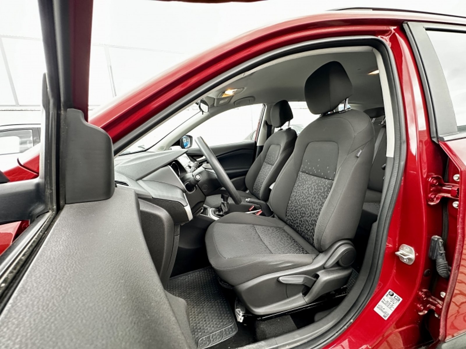 Chevrolet TRACKER 1.2T LTZ MT 2024 - Imagen 9 de 18