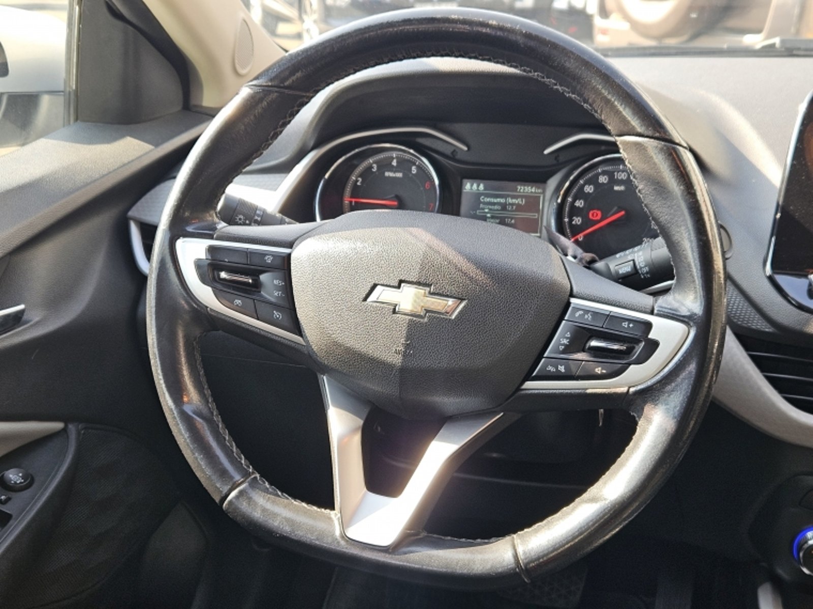 CHEVROLET ONIX PREMIER 1.0T AUT 2023 - Imagen 11 de 20