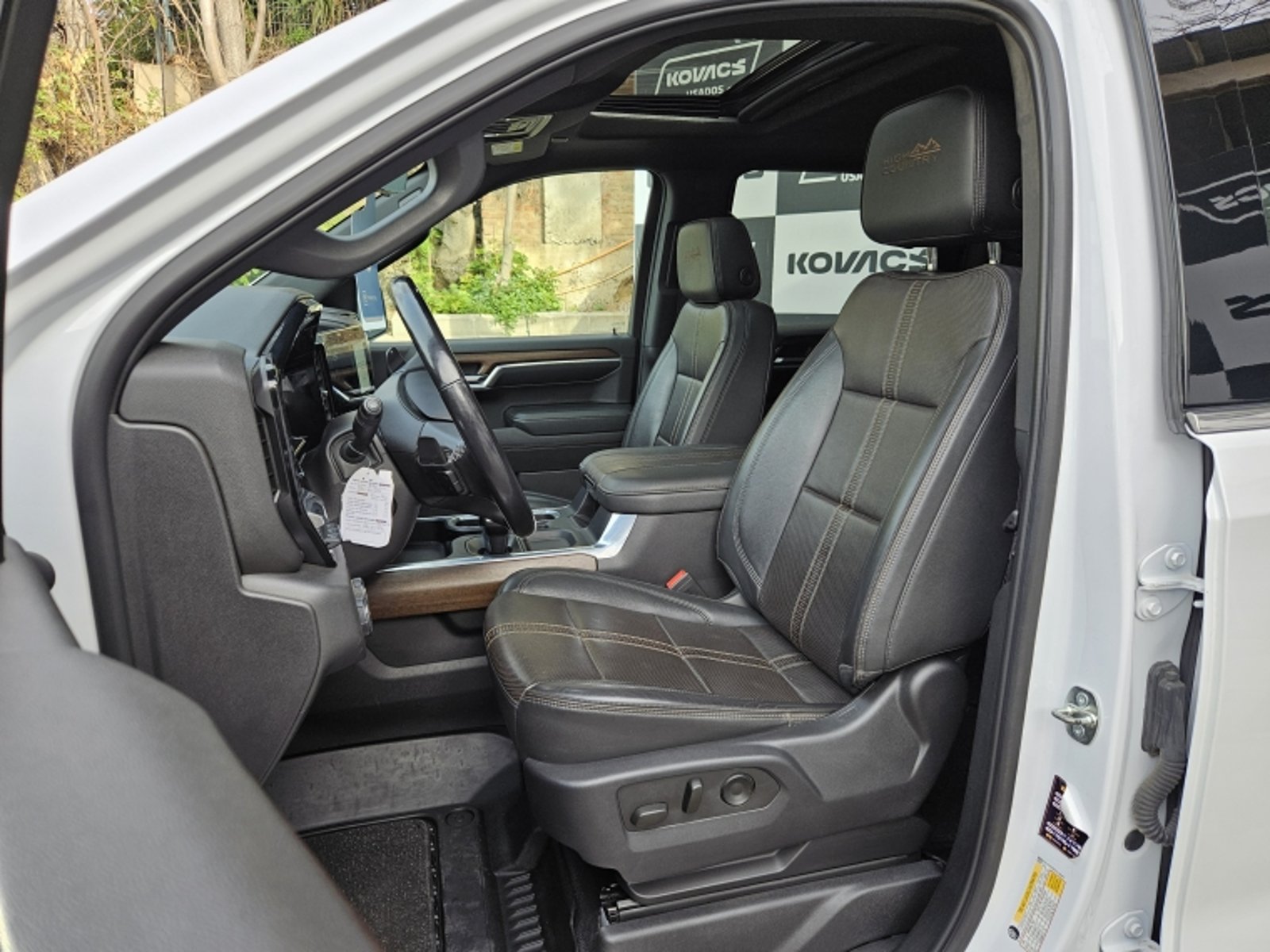 Chevrolet SILVERADO 3.0 TD HIGH COUNTRY AT 4X4 DIESEL 2023 - Imagen 11 de 20