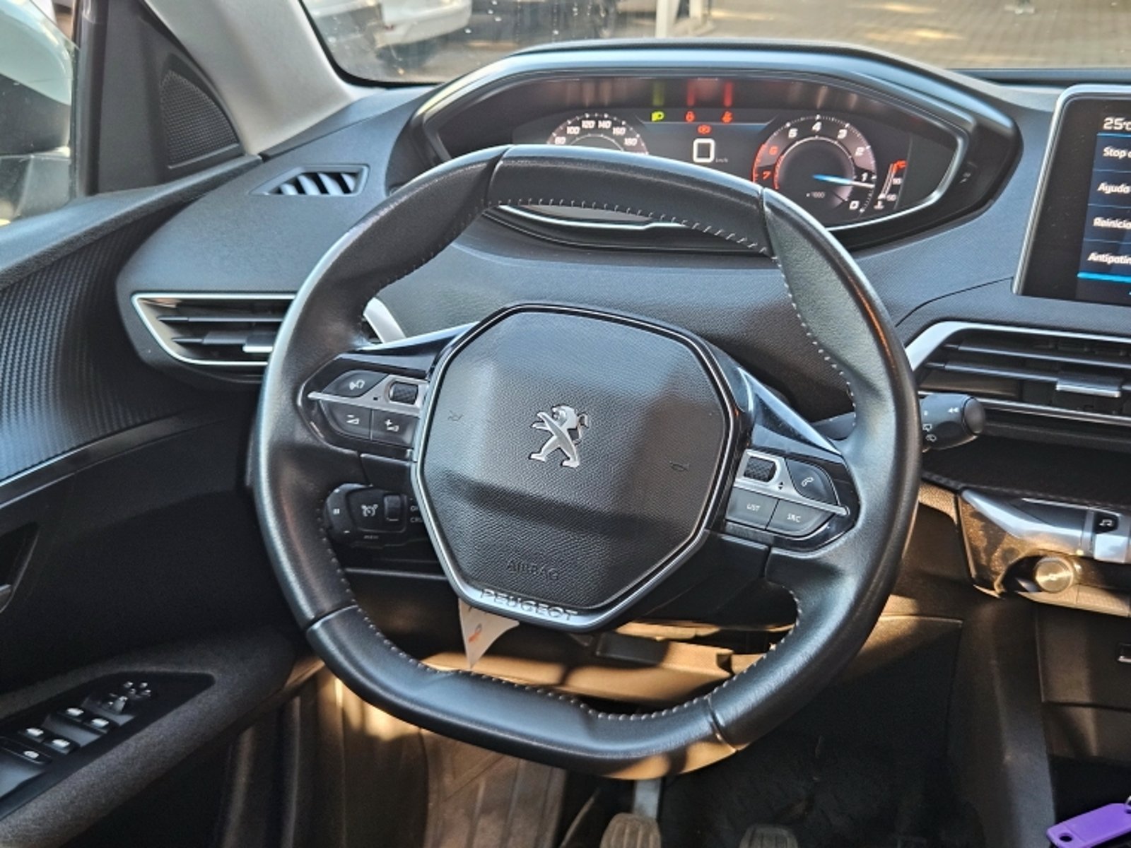 Peugeot 3008 1.2 ACTIVE PACK PURETECH 130 MT 2022 - Imagen 8 de 19