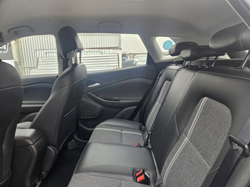 Chevrolet TRACKER 1.2 LTZ P MT 2023 - Imagen 11 de 20