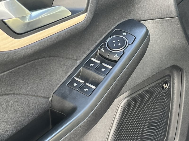 Ford ESCAPE 2.5 TITANIUM HEV AT 4X4 HIBRIDO 2023 - Imagen 12 de 20