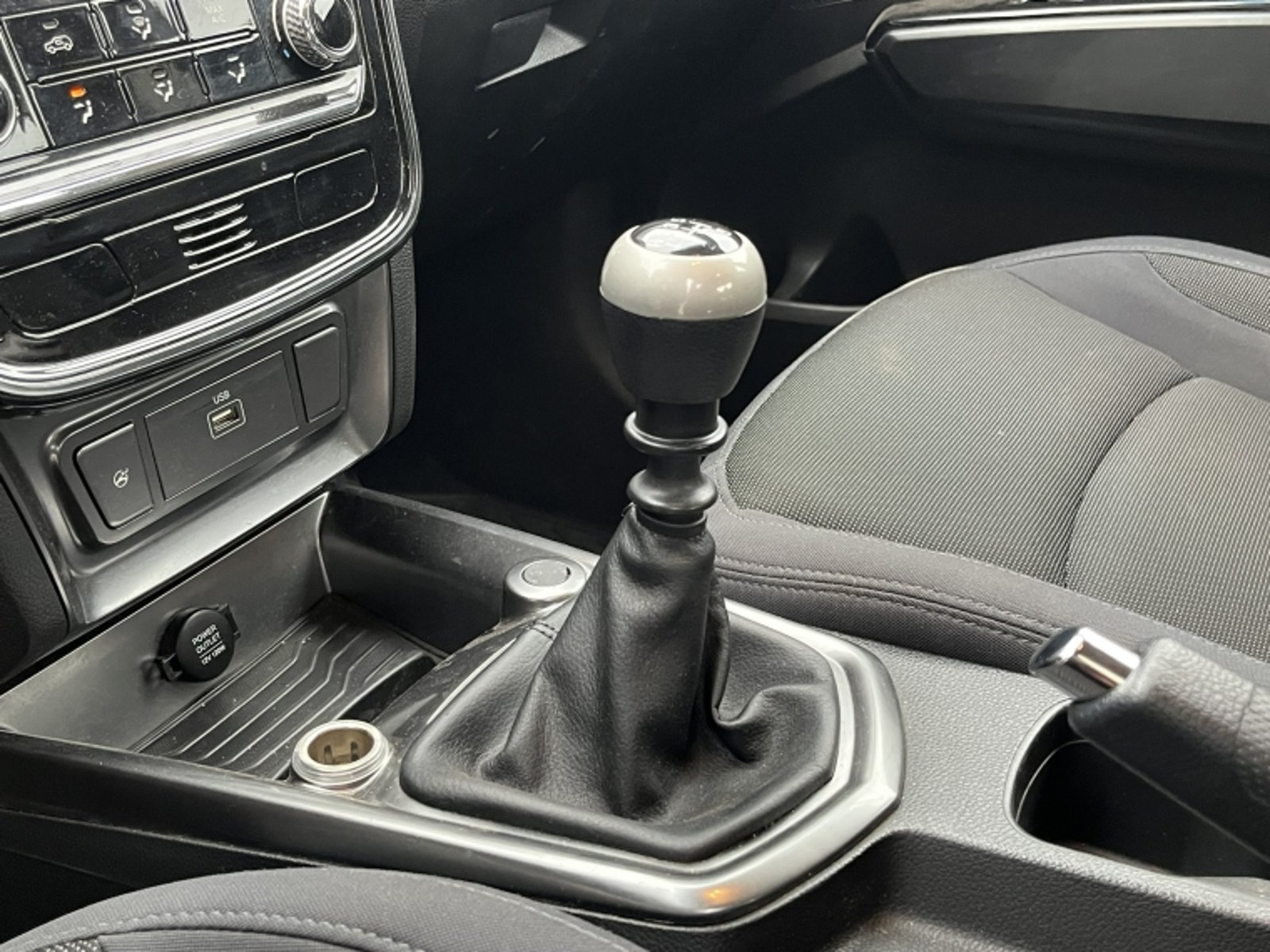 SSANGYONG TIVOLI 2021 - Imagen 15 de 20