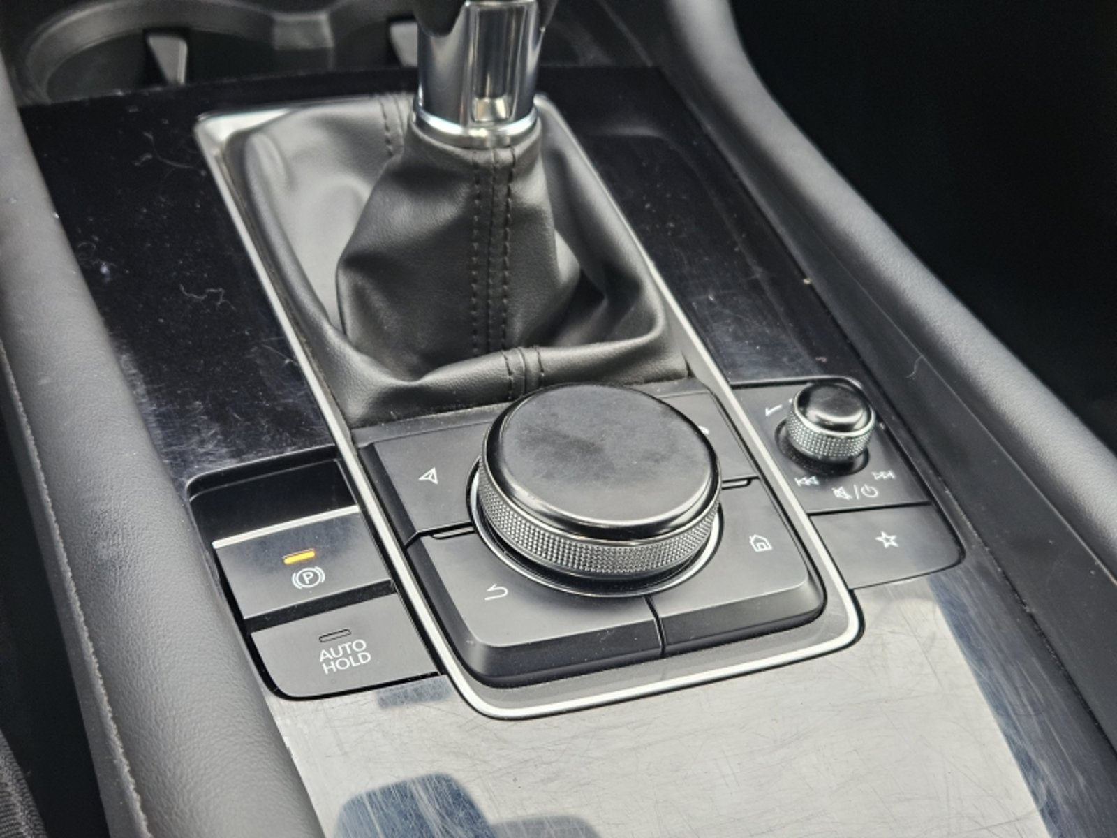 MAZDA 3 V 7G MT 2022 - Imagen 13 de 19