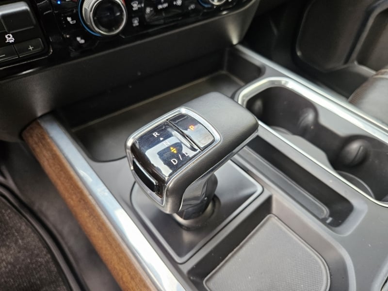 Chevrolet SILVERADO 3.0 TD HIGH COUNTRY AT 4X4 DIESEL 2023 - Imagen 14 de 20