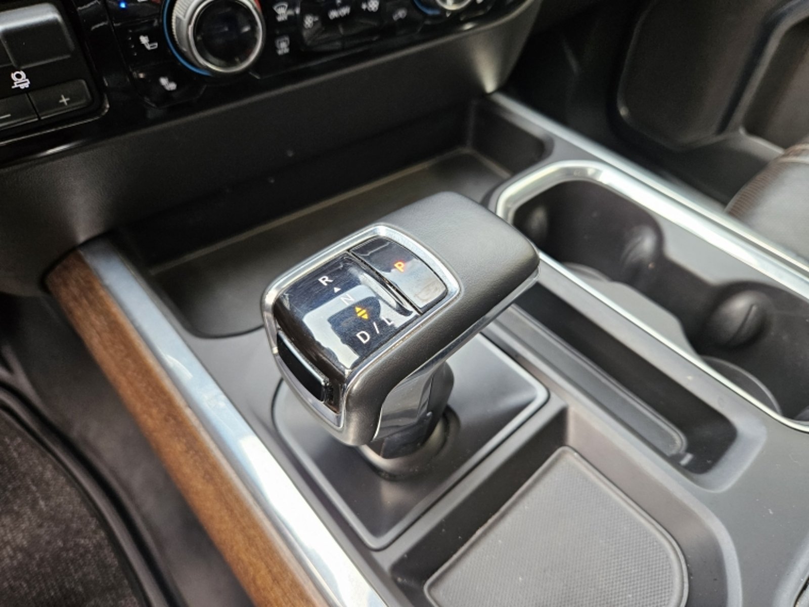 Chevrolet SILVERADO 3.0 TD HIGH COUNTRY AT 4X4 DIESEL 2023 - Imagen 14 de 20
