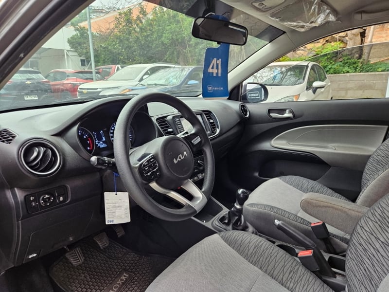 Kia SOLUTO 1.4 LX MT 2024 - Imagen 9 de 18