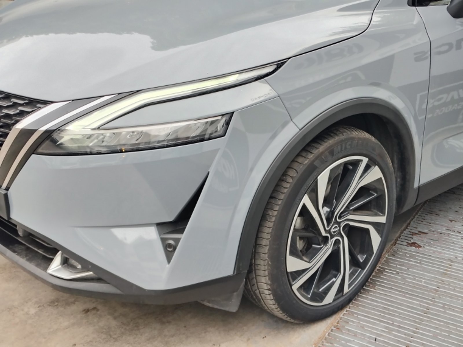 Nissan QASHQAI 1.3T EXCLUSIVE AT 4X4 2024 - Foto 2 de 16