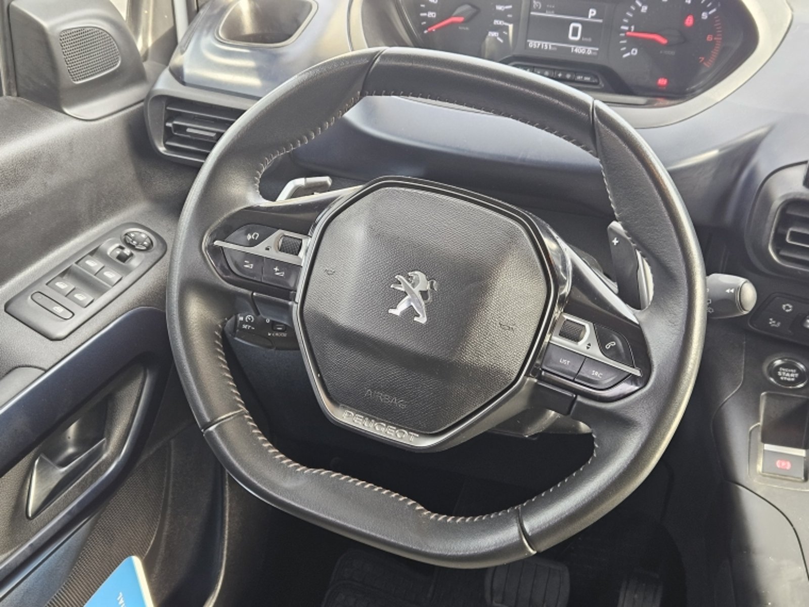 PEUGEOT RIFTER ALLURE BLUEHDI 130 AT DIESEL 2023 - Imagen 13 de 19