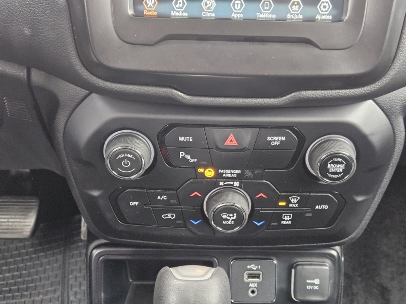 JEEP RENEGADE SPORT LX AT 2023 - Imagen 12 de 20
