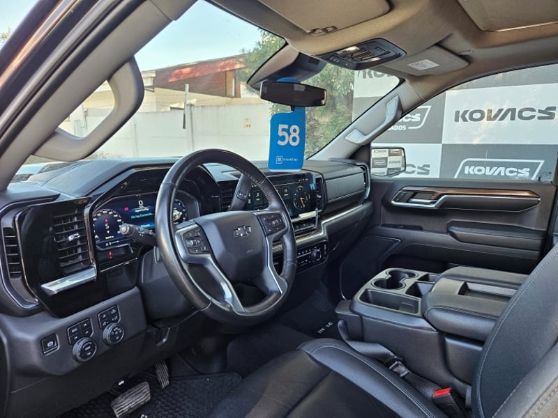 Chevrolet SILVERADO SILVERADO CC DCAB 4X4 5.3 AUT 2024 - Imagen 9 de 18